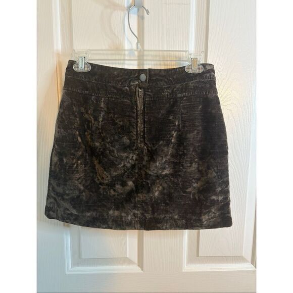 Free People Velour Mini Skirt. Zip in back. Size 2 - Picture 6 of 6